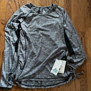 Women’s active wear top gray size large NWT
